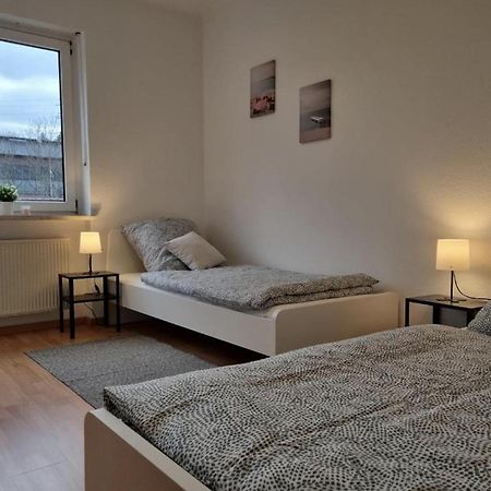 Moeblierte 3 Zimmer Apartment - Mit Smart Tv, Wlan Und Kostenfreie Parkplaetze Schloß Holte-Stukenbrock Εξωτερικό φωτογραφία