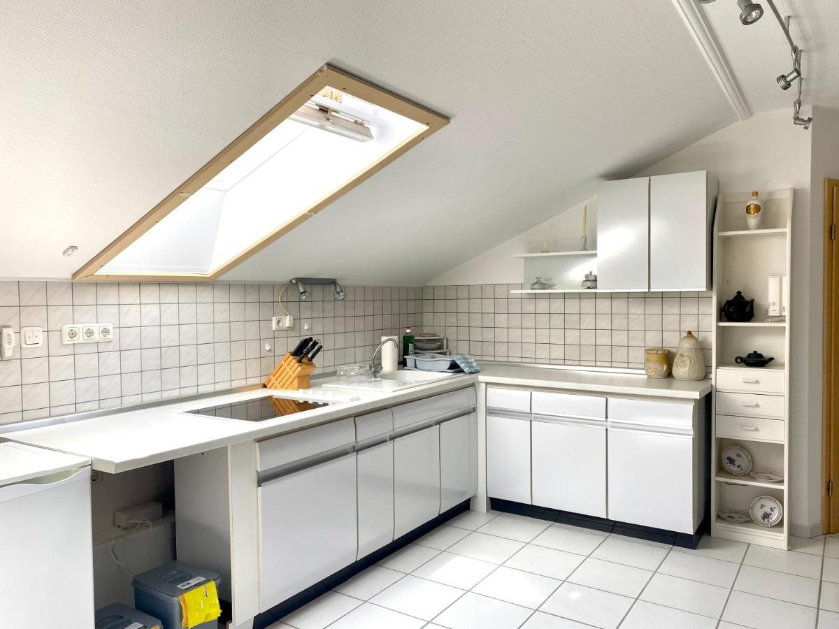 Moeblierte 3 Zimmer Apartment - Mit Smart Tv, Wlan Und Kostenfreie Parkplaetze Schloß Holte-Stukenbrock Εξωτερικό φωτογραφία