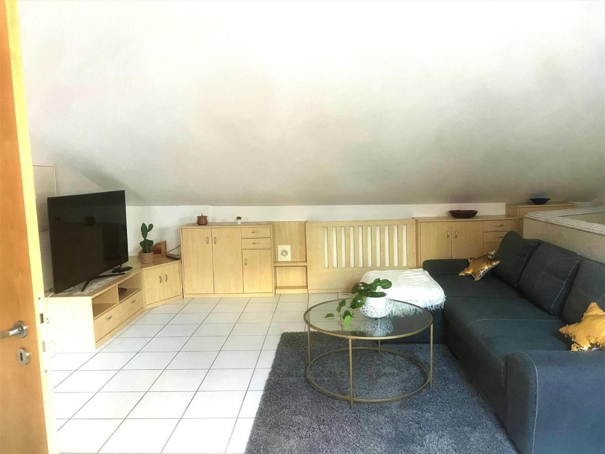 Moeblierte 3 Zimmer Apartment - Mit Smart Tv, Wlan Und Kostenfreie Parkplaetze Schloß Holte-Stukenbrock Εξωτερικό φωτογραφία